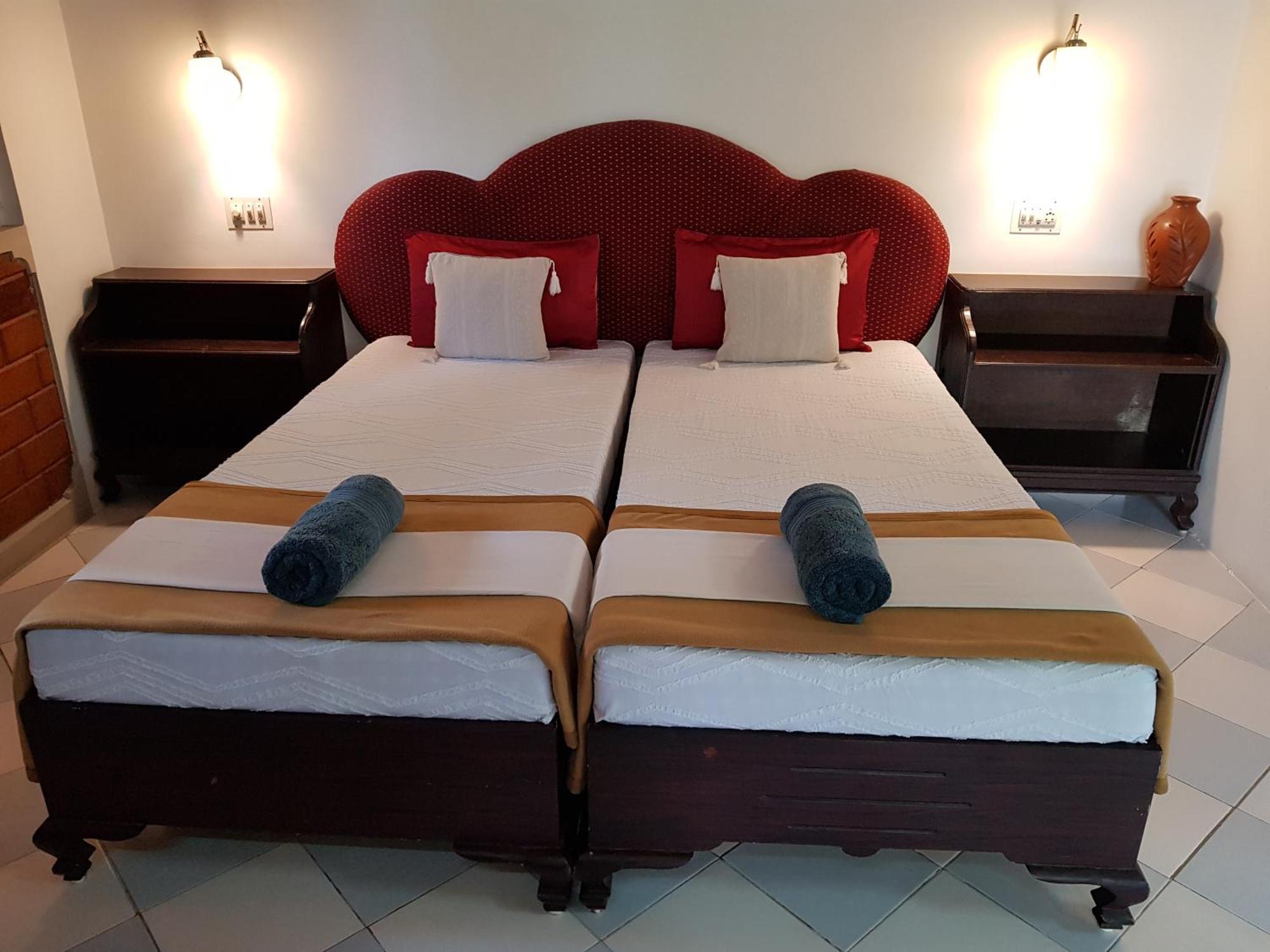 Kairali Palace Home Stay Thekkady Ngoại thất bức ảnh