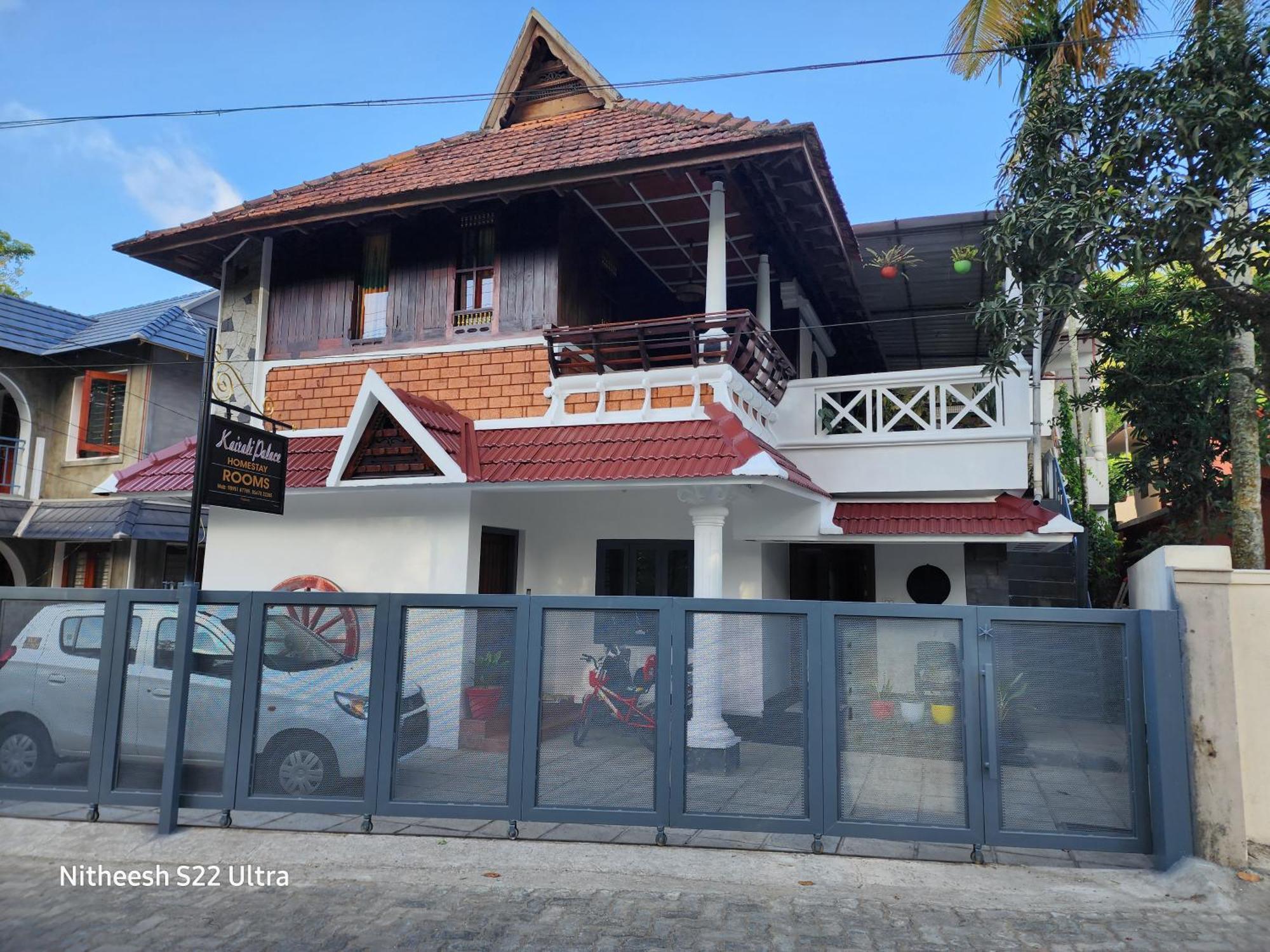 Kairali Palace Home Stay Thekkady Ngoại thất bức ảnh